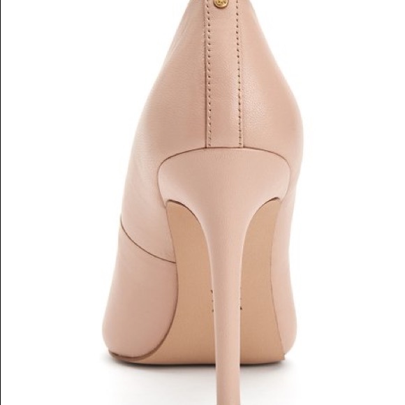 SALE ✨ Any 2 Items, 20% Off ✨ NWT BCBG // Leather Pumps - Picture 3 of 5